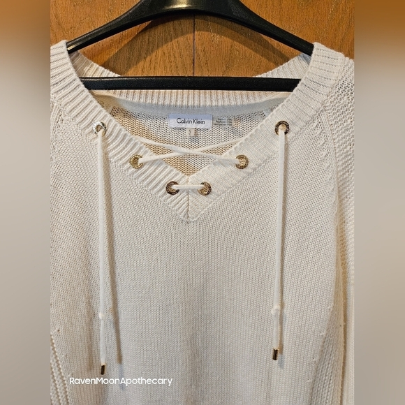 Calvin Kline Sweater - Picture 2 of 8